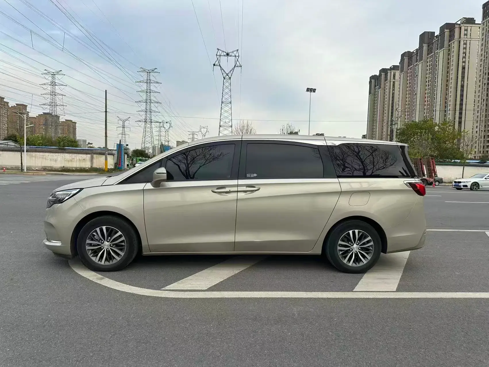 2022 BUICK GL8 thumbnail 4