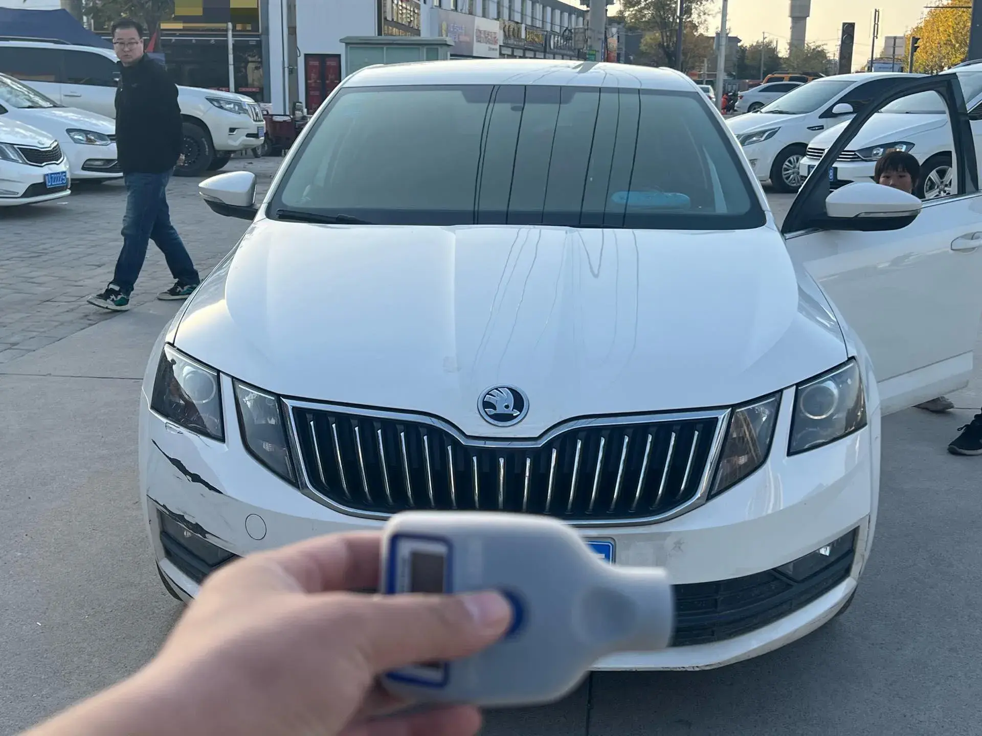 2019 SKODA OCTAVIA thumbnail 3