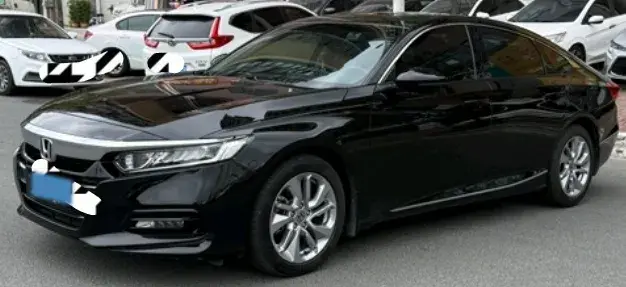 2018 HONDA ACCORD view 1