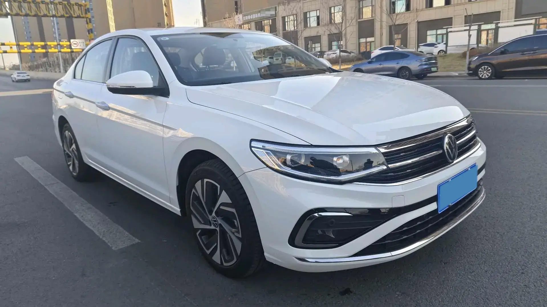 2024 VOLKSWAGEN BORA thumbnail 3