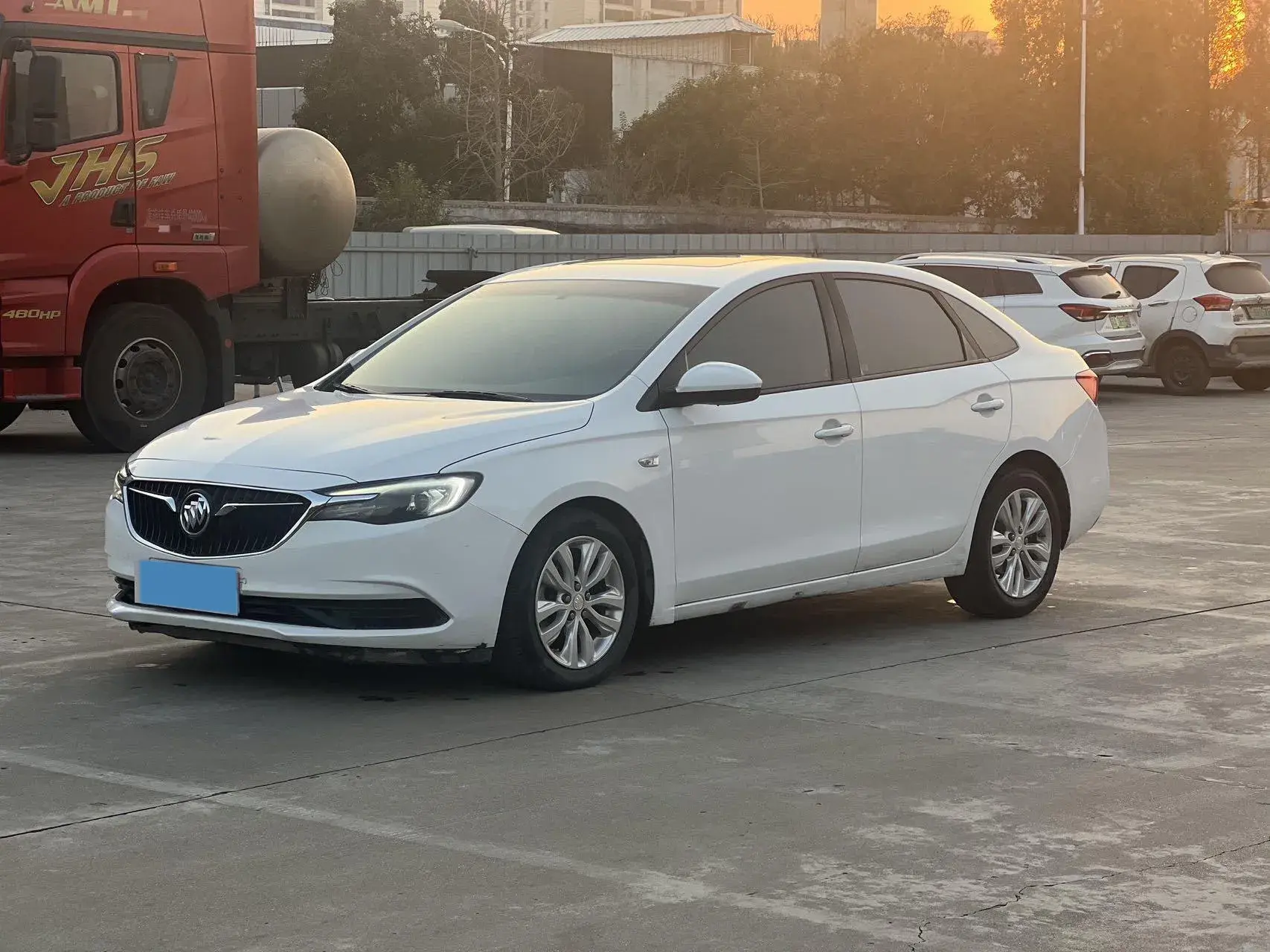 2021 BUICK EXCELLE view 1
