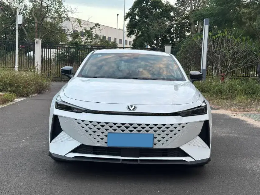 2024 CHANGAN UNI-V thumbnail 2