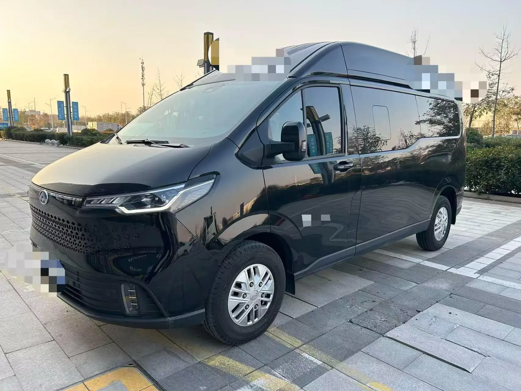 2023 MAXUS XINTU view 1