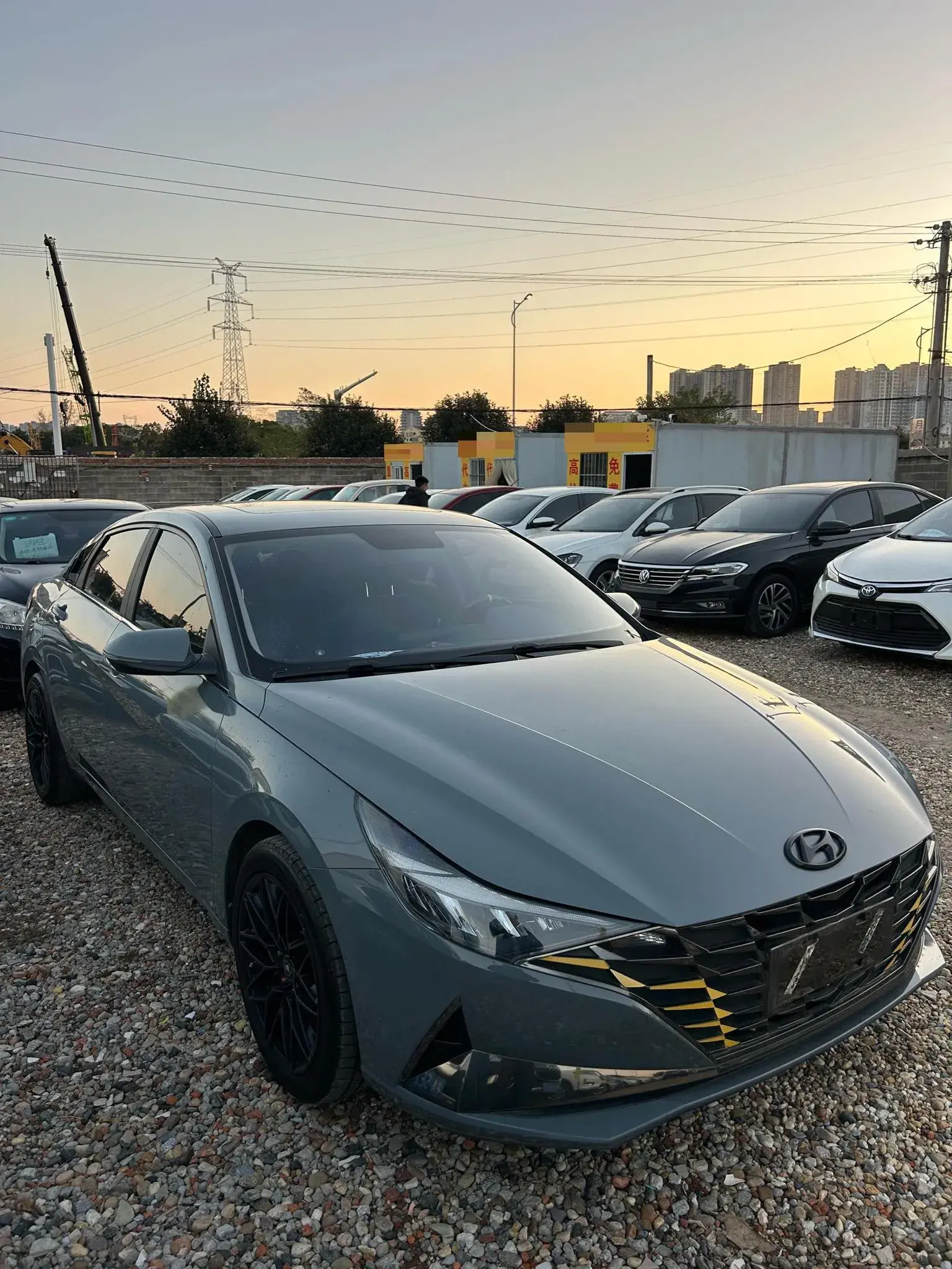 2021 HYUNDAI ELANTRA thumbnail 3