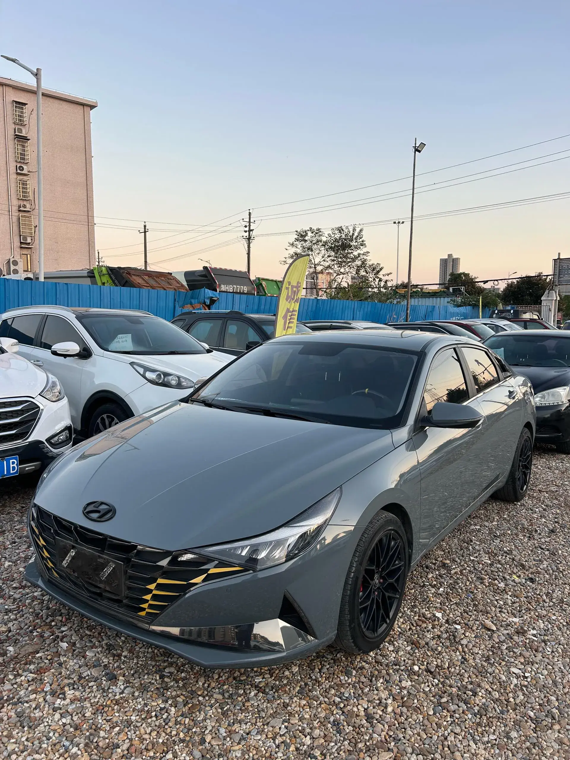 2021 HYUNDAI ELANTRA view 1