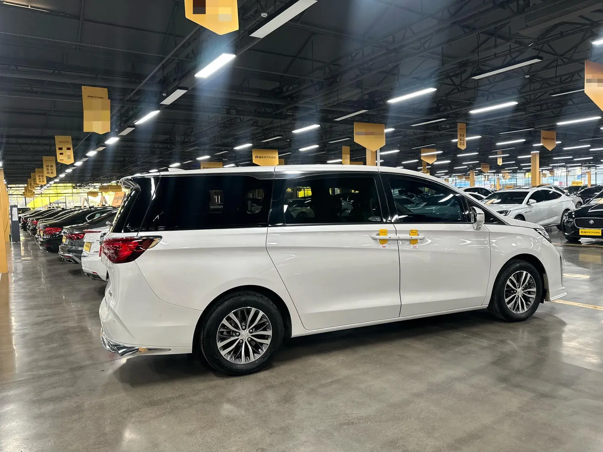 2022 BUICK GL8 thumbnail 4