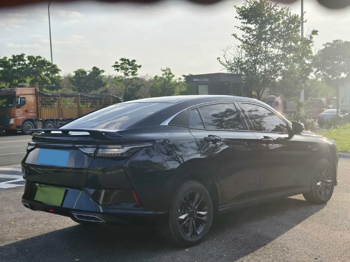 2023 DongFeng Aeolus YiXuan 1.5L 125HP L4 6DCT,autocango,china used car exporter,china ev exporter,chinese used car exporter,chinese used ev exporter