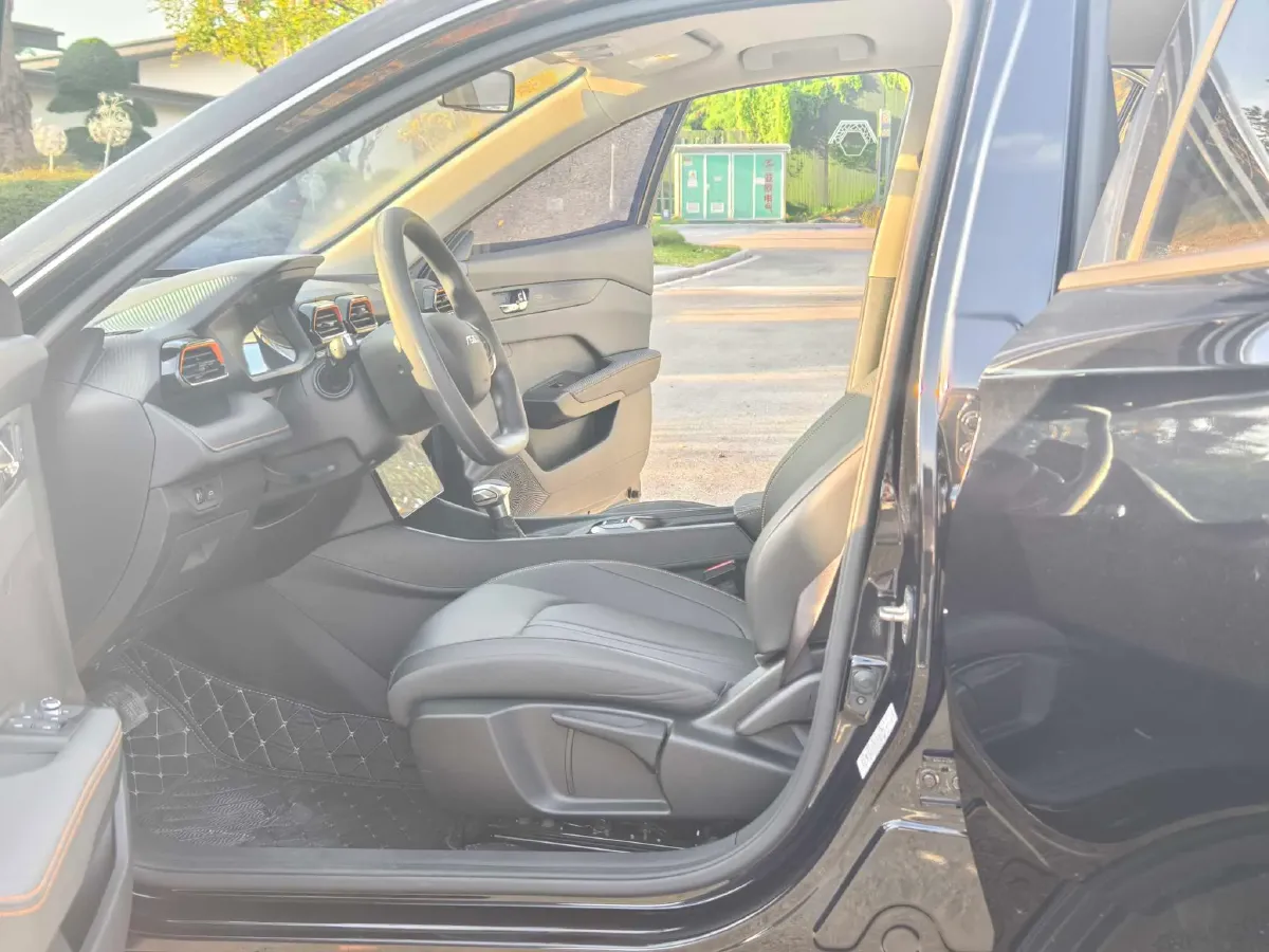 2023 DongFeng Aeolus YiXuan 1.5L 125HP L4 6DCT,autocango,china used car exporter,china ev exporter,chinese used car exporter,chinese used ev exporter