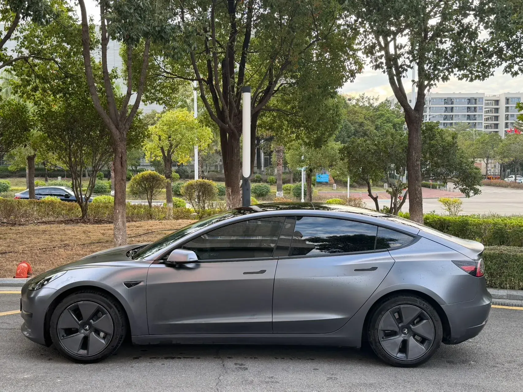 2022 TESLA MODEL thumbnail 4