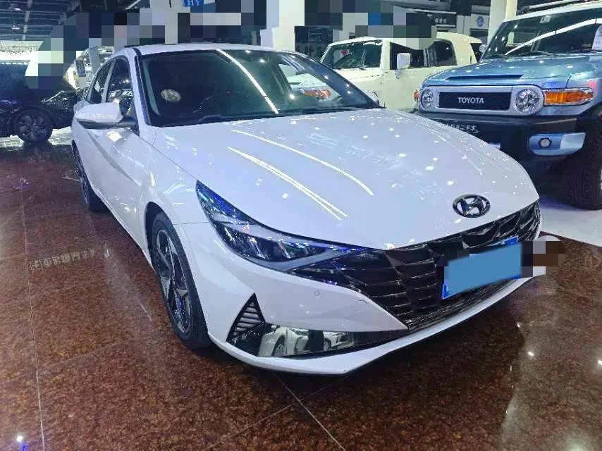 2021 HYUNDAI ELANTRA thumbnail 3