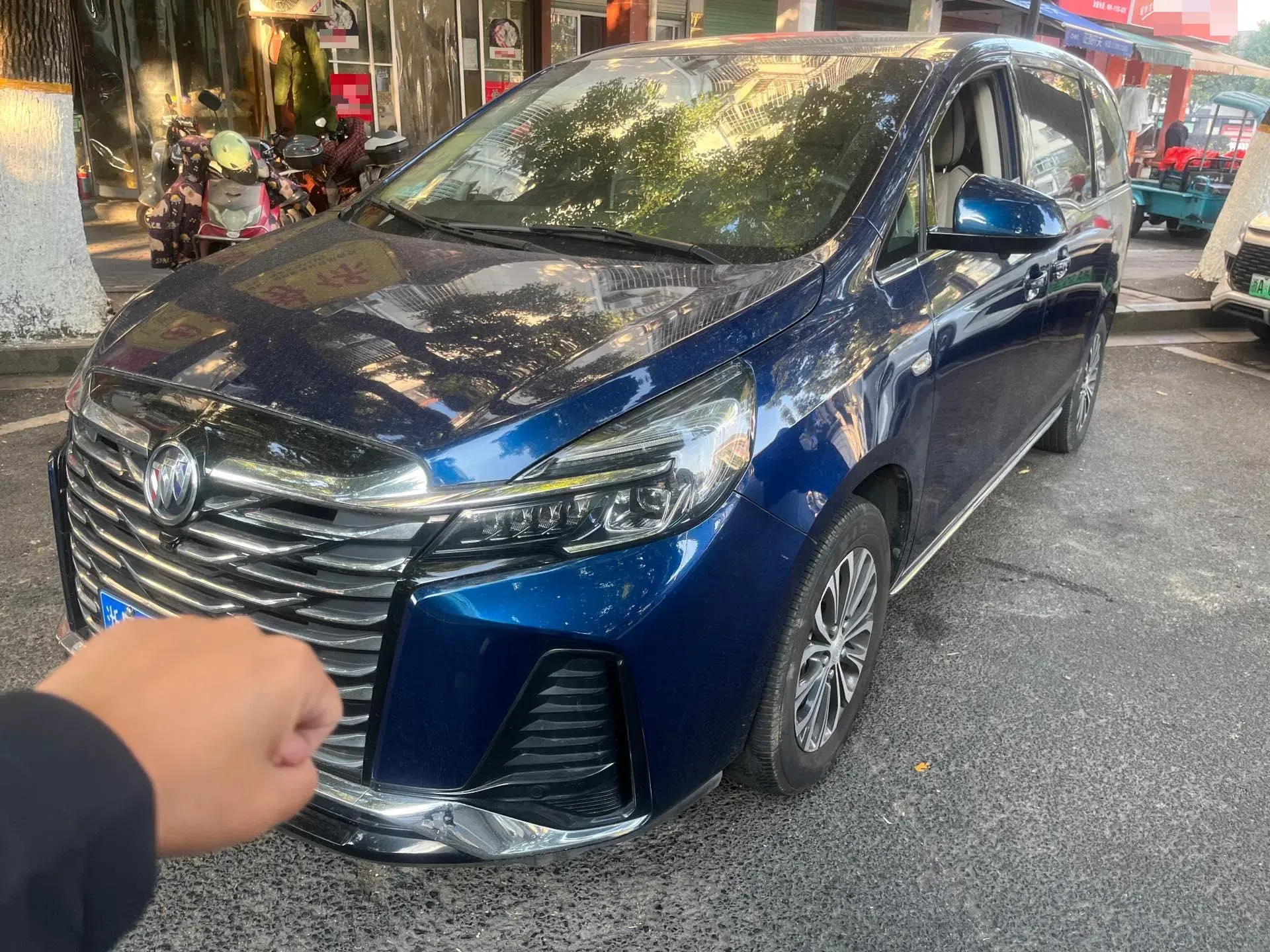 2022 BUICK GL8 view 1