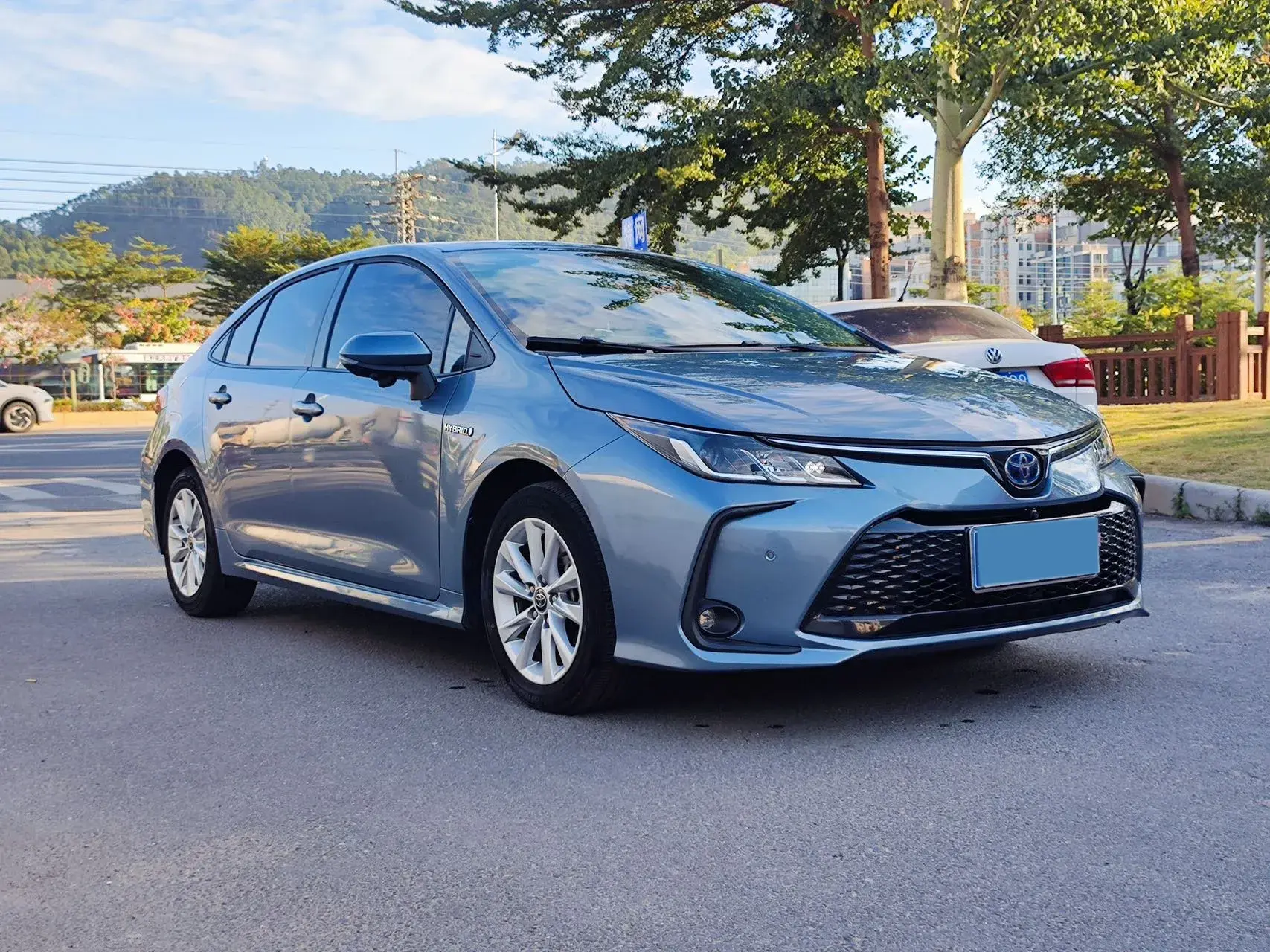 2023 TOYOTA COROLLA thumbnail 3