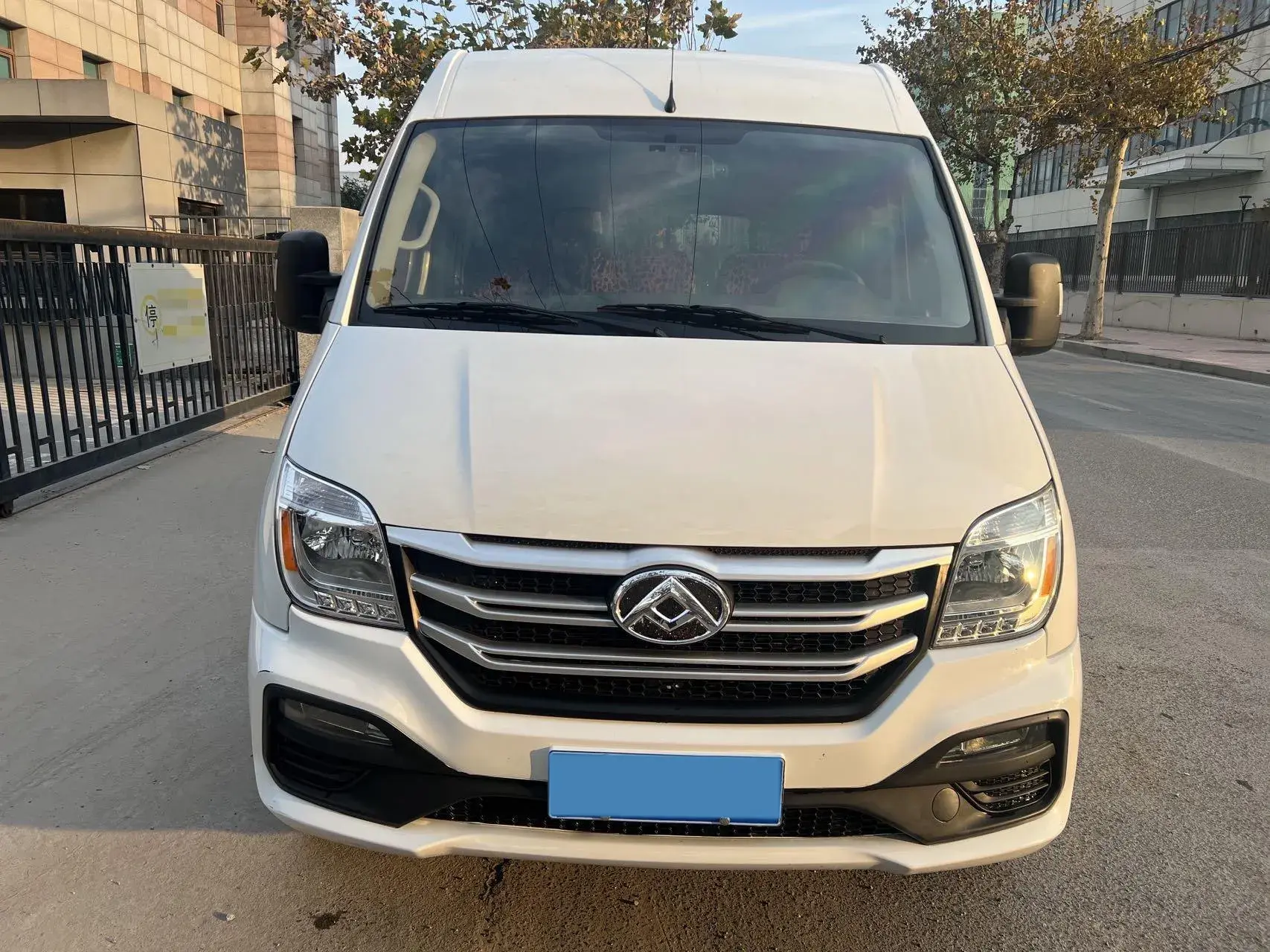 2023 MAXUS XINTU thumbnail 2