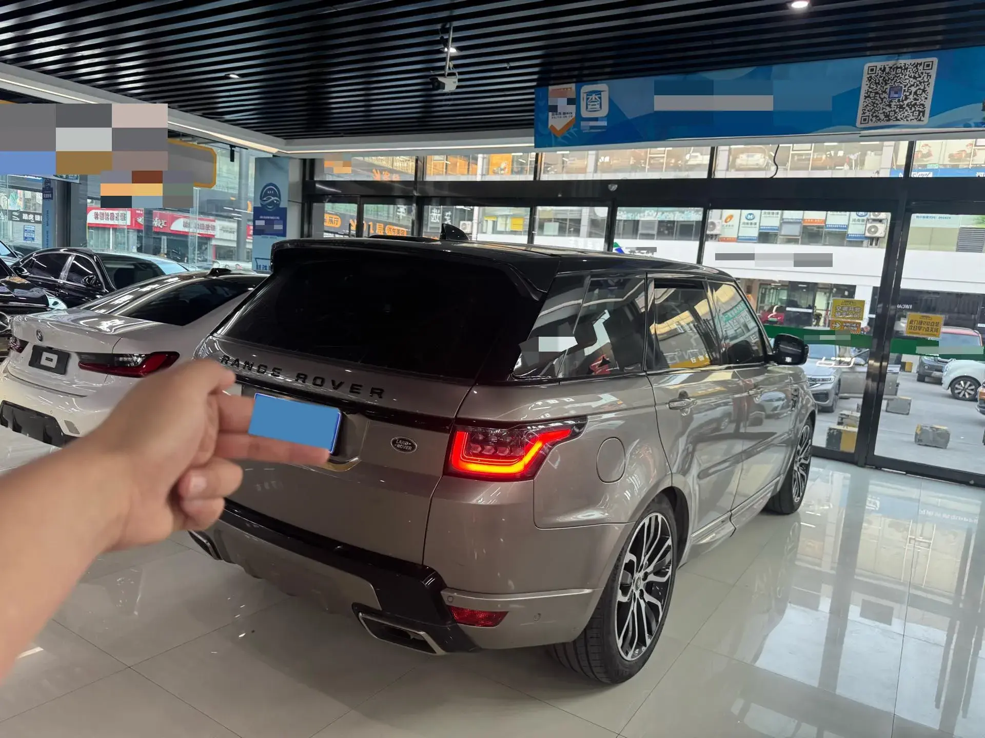 2021 LAND ROVER thumbnail 3