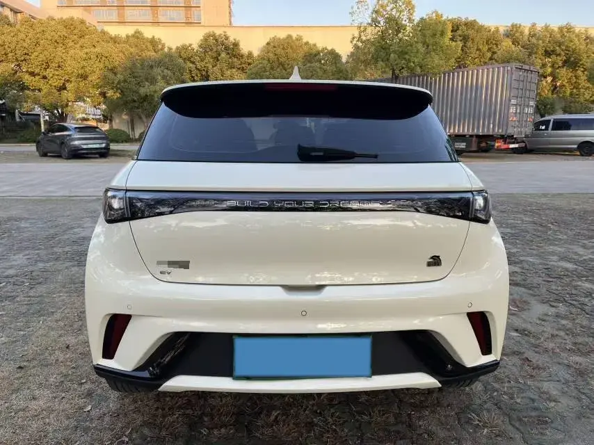 2023 BYD DOLPHIN thumbnail 3