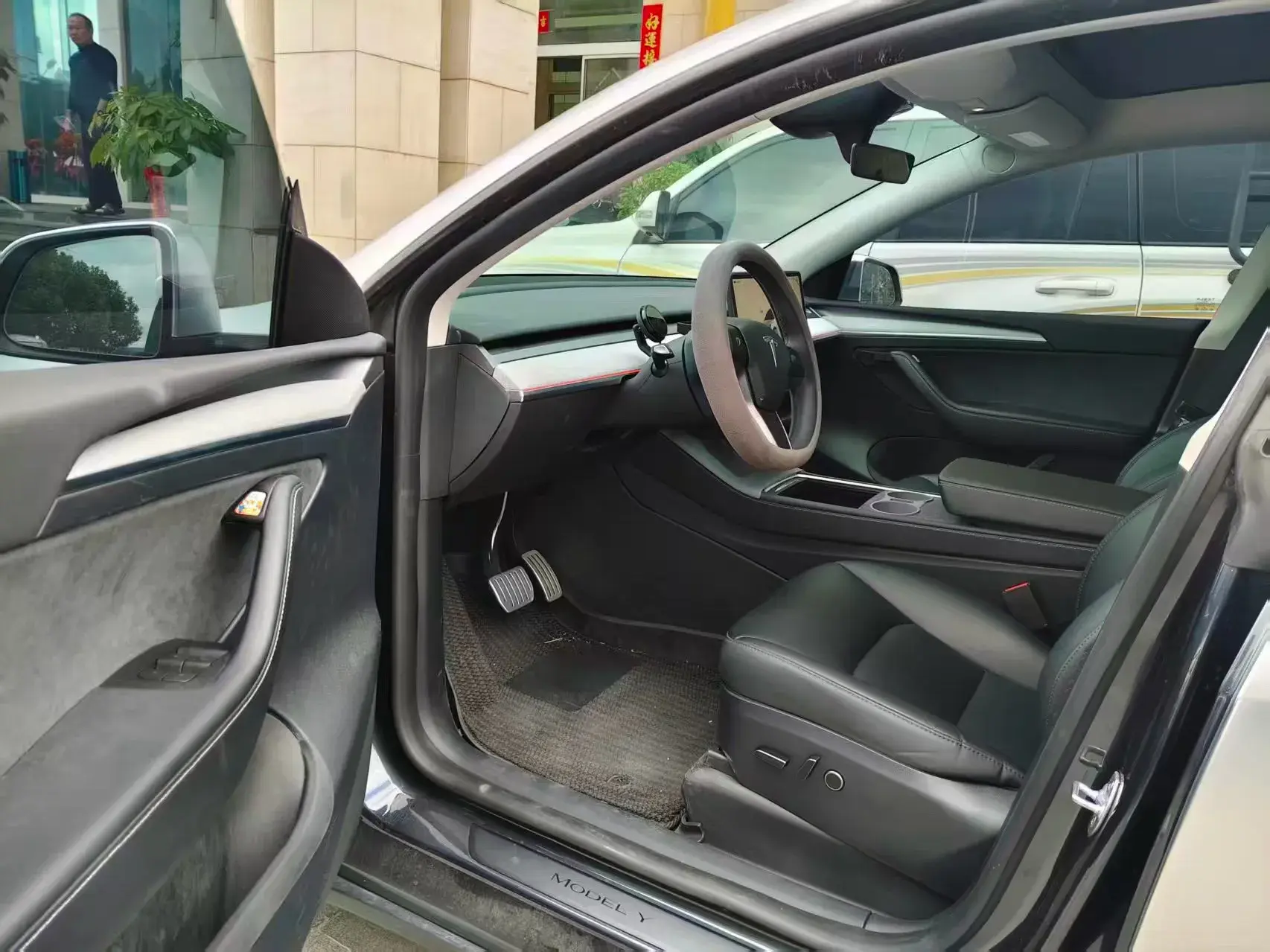 2024 TESLA MODEL thumbnail 4