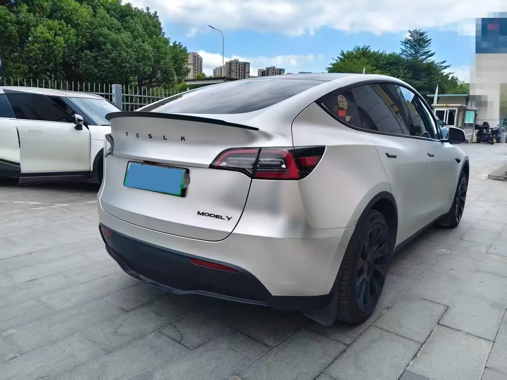 2024 TESLA MODEL thumbnail 2