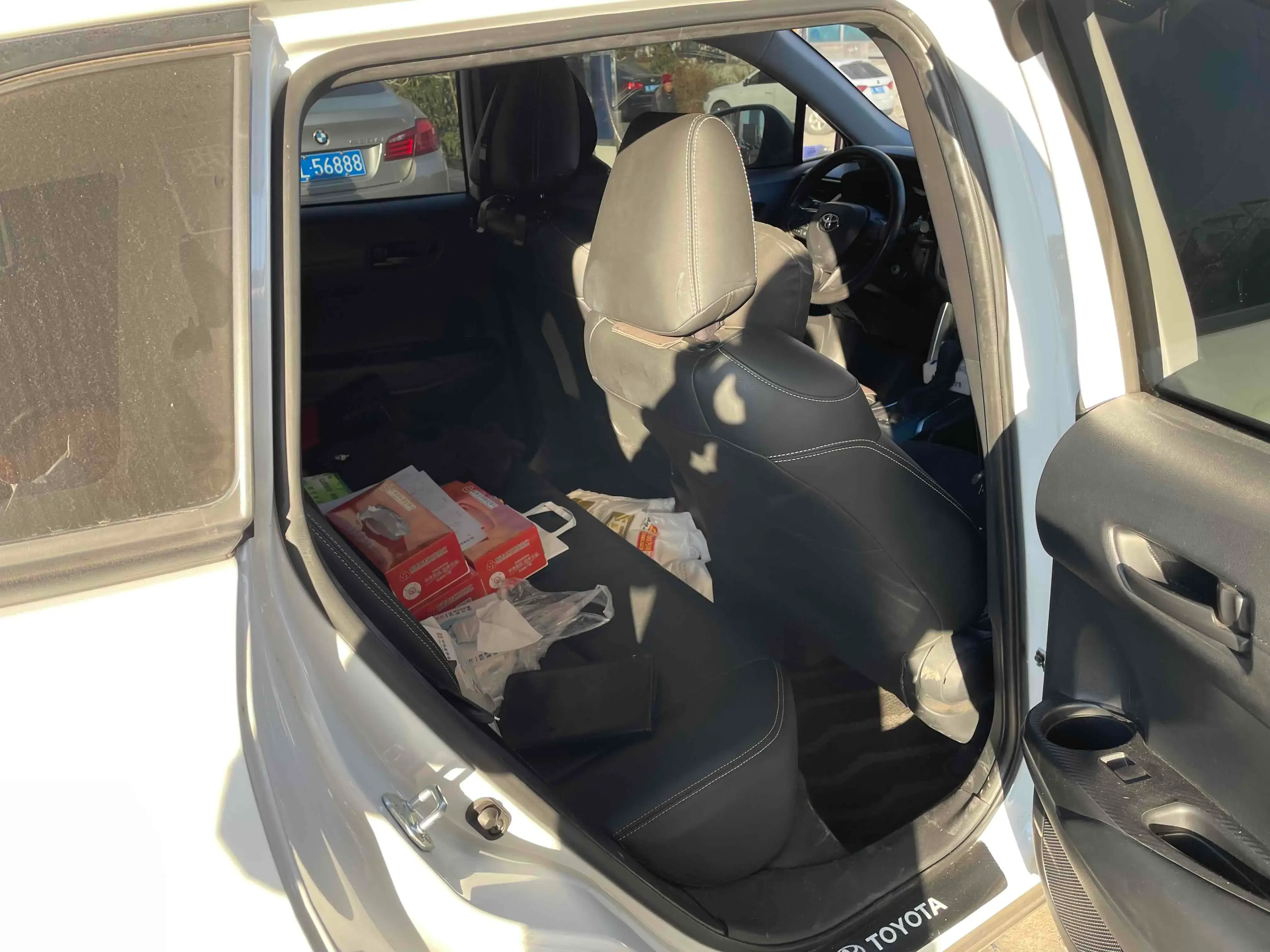 2023 TOYOTA COROLLA thumbnail 2