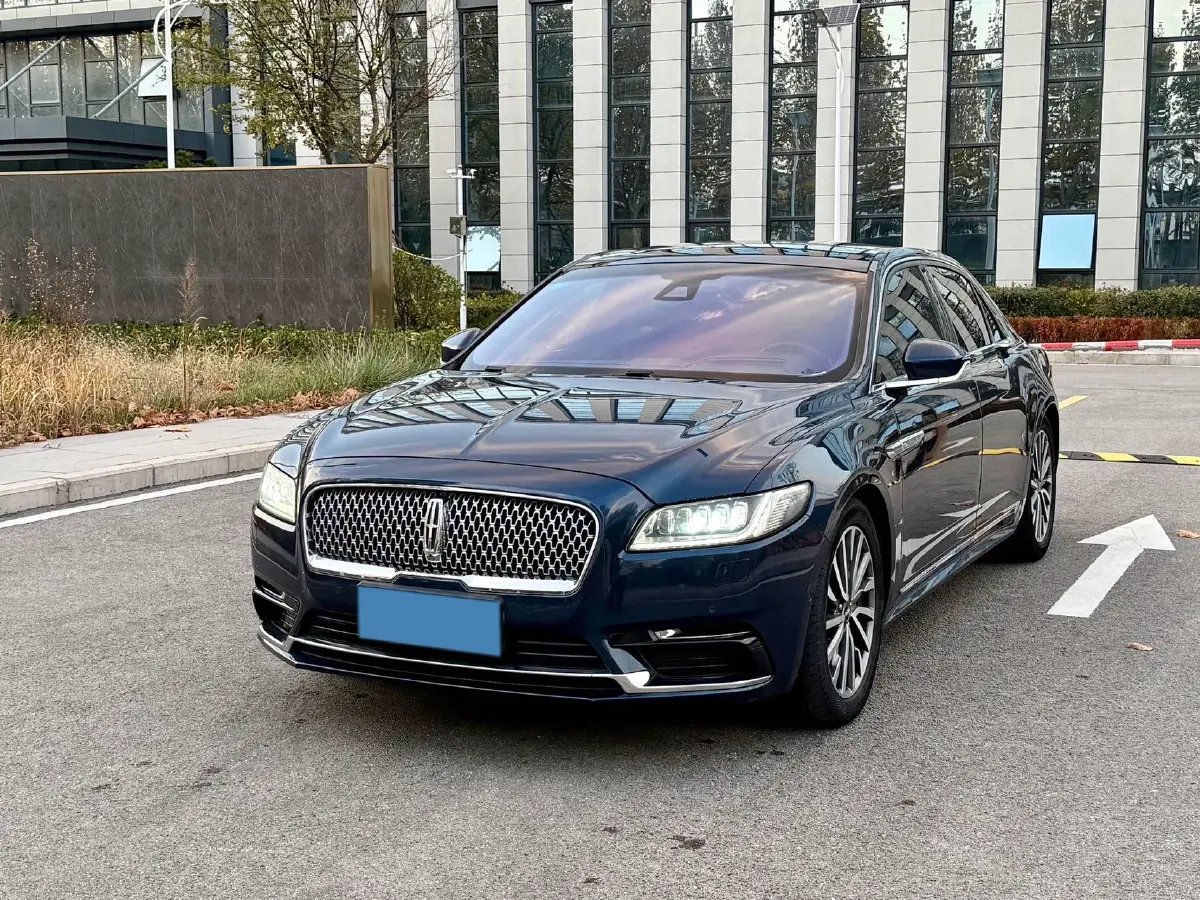 2017 Lincoln Continental 2.0T 261HP L4 6AT