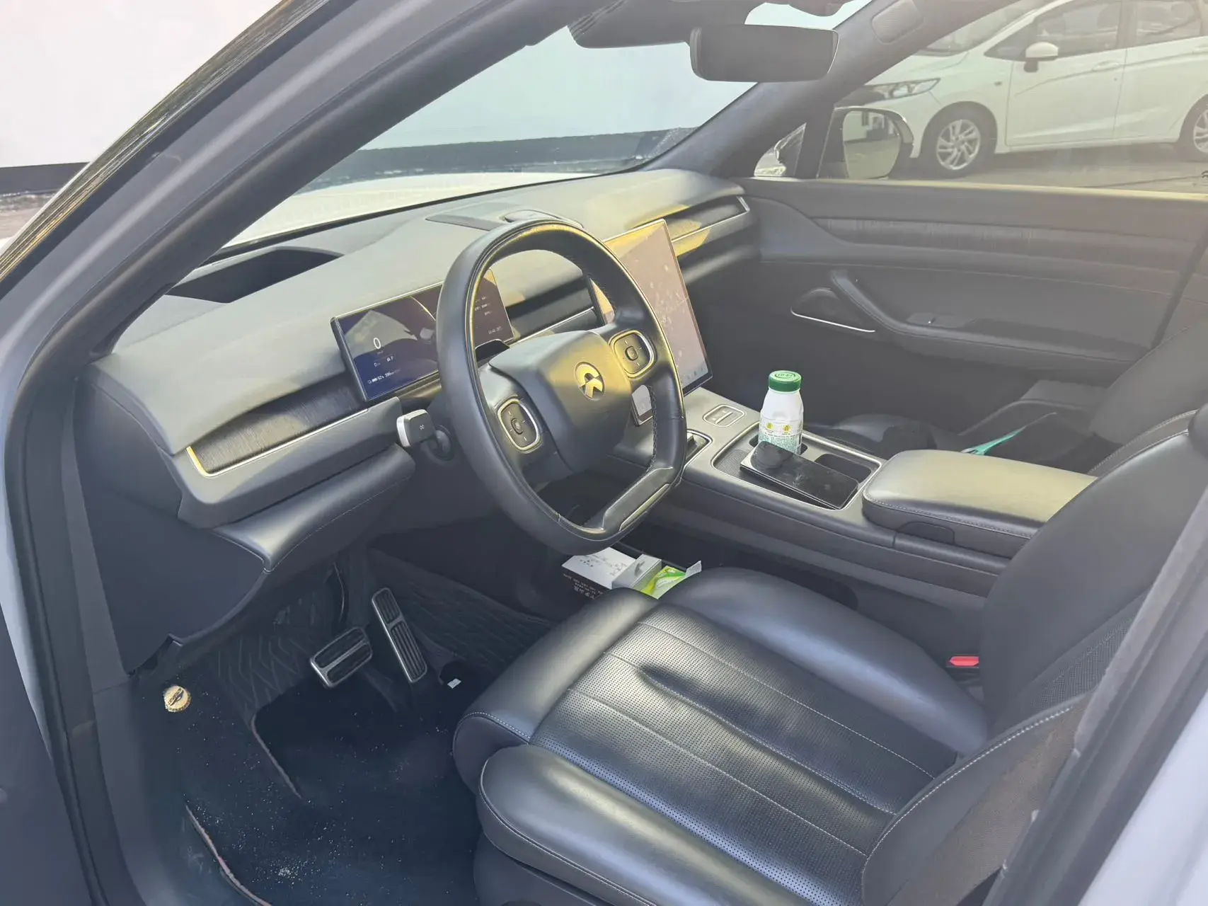 2023 NIO ES8 thumbnail 4