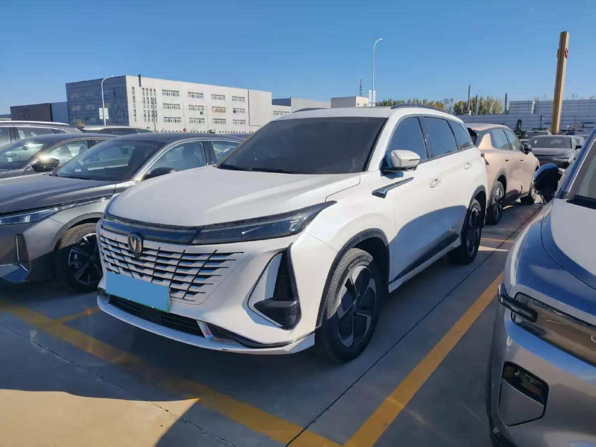 2023 ChangAn CS75 Plus iDD 1.5T 170HP L4 6TCT PHEV 28.39KWH,autocango,china used car exporter,china ev exporter,chinese used car exporter,chinese used ev exporter