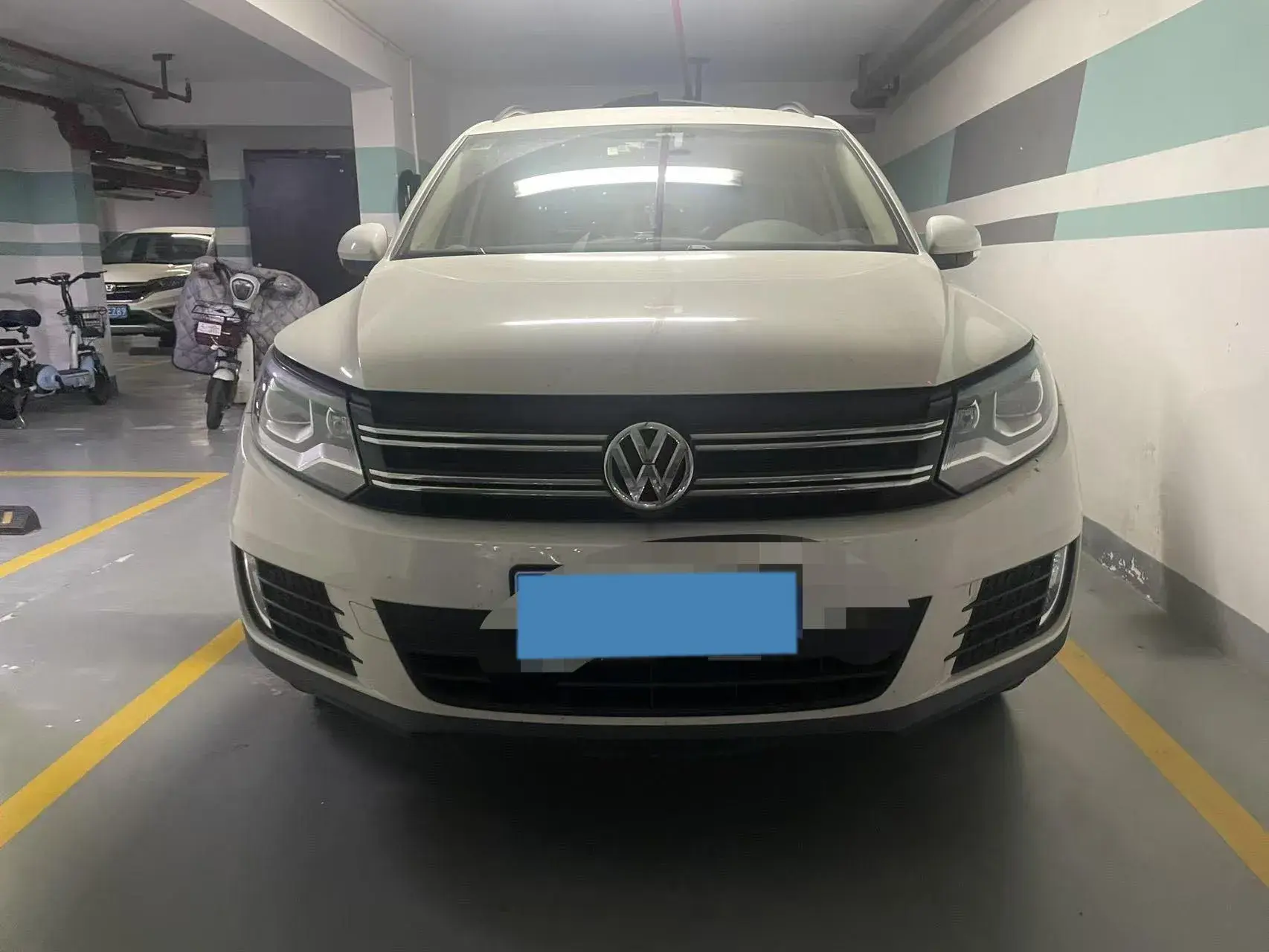 2017 VOLKSWAGEN TIGUAN thumbnail 3