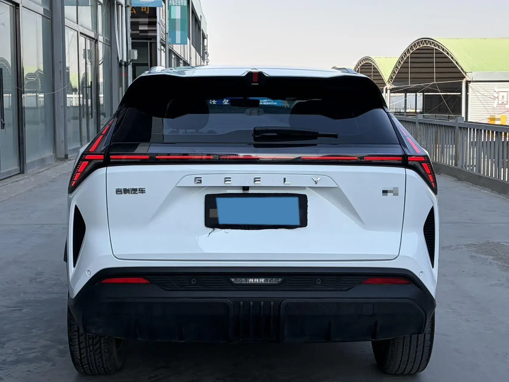 2024 GEELY AZKARRA thumbnail 4