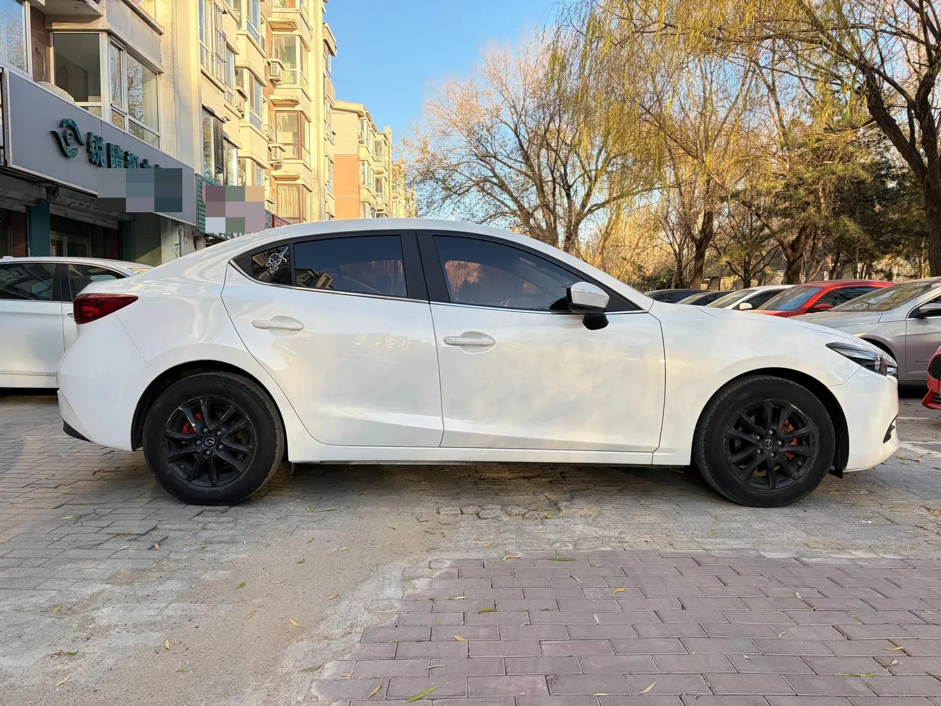 2017 MAZDA 3 thumbnail 4