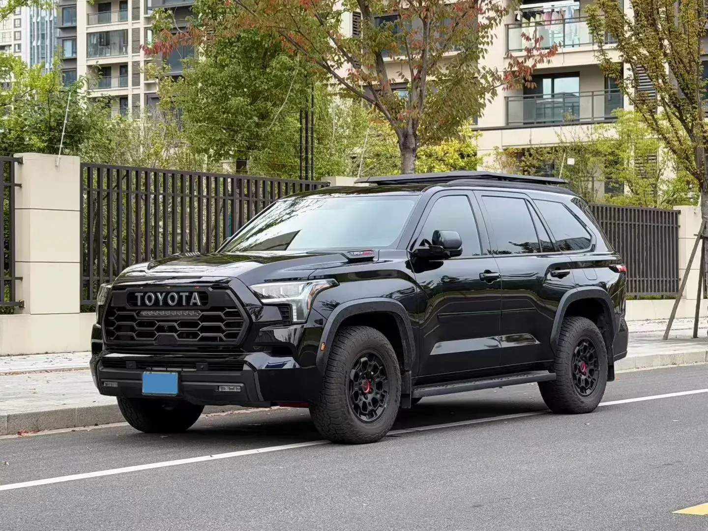 2023 HONGQI H5 view 1