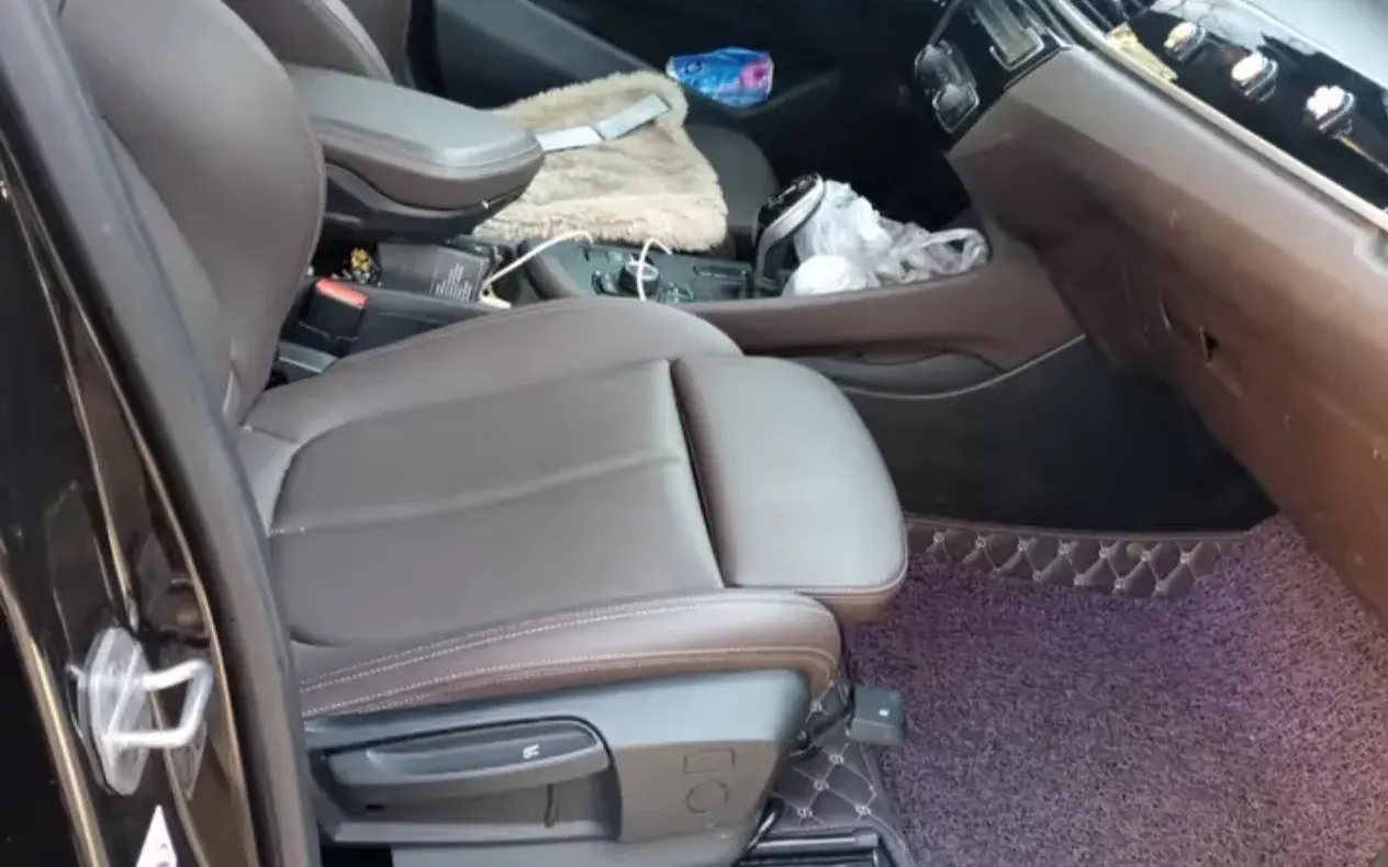 2021 BMW X1 thumbnail 4