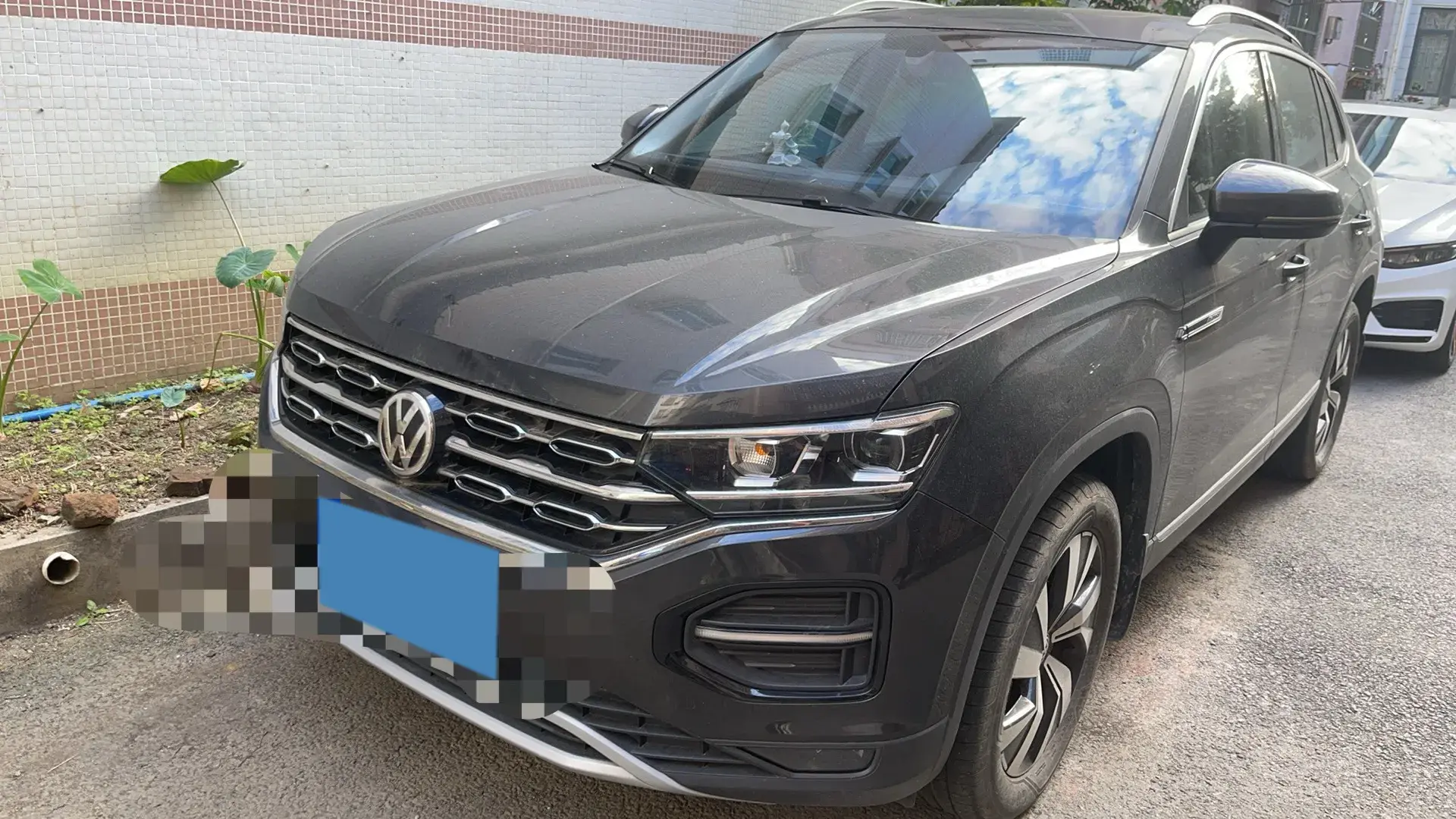 2021 VOLKSWAGEN TAYRON view 1