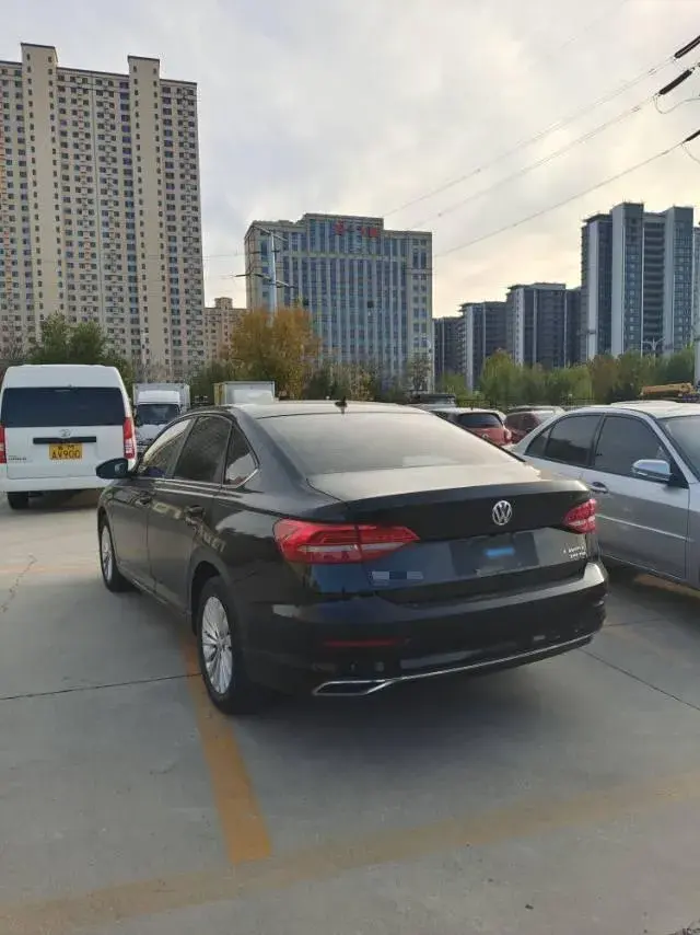 2018 VOLKSWAGEN LAVIDA thumbnail 4