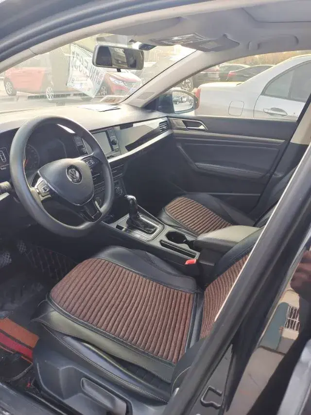 2018 VOLKSWAGEN LAVIDA thumbnail 3