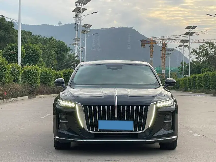 2023 HONGQI H5 thumbnail 2