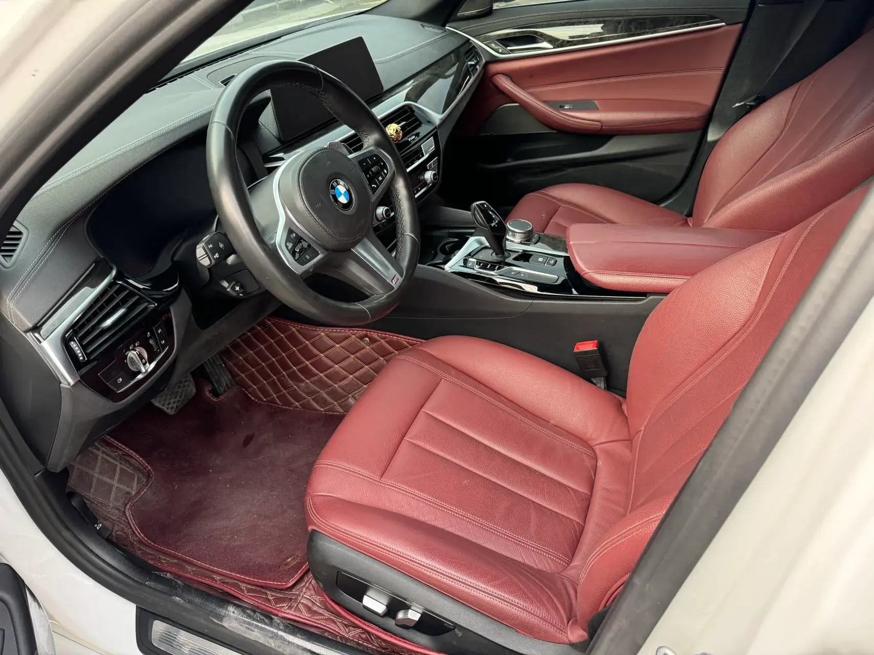 2020 BMW 5 thumbnail 3