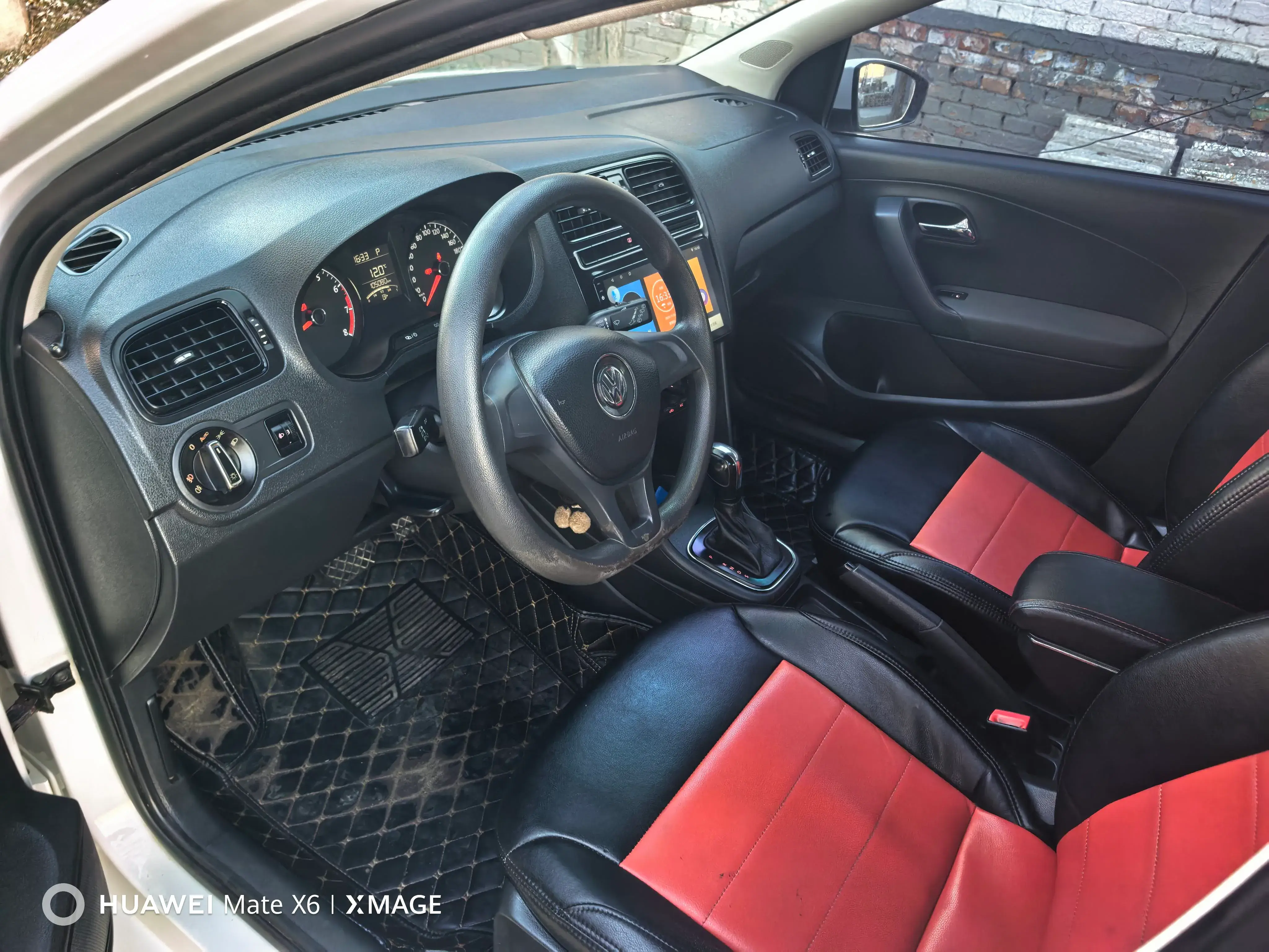 2016 VOLKSWAGEN POLO thumbnail 4