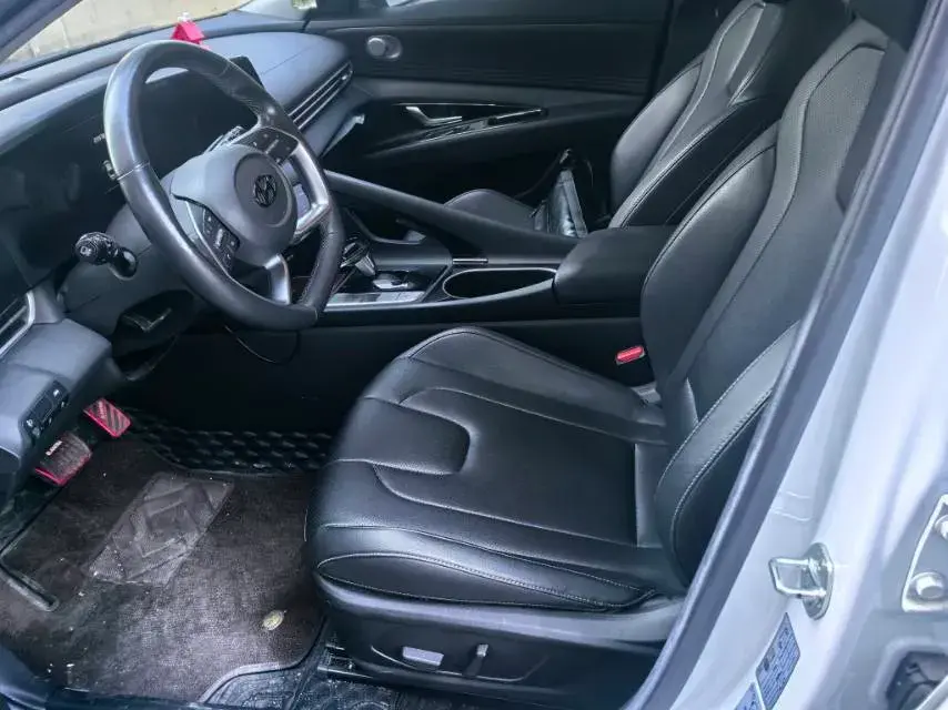 2021 HYUNDAI ELANTRA thumbnail 3