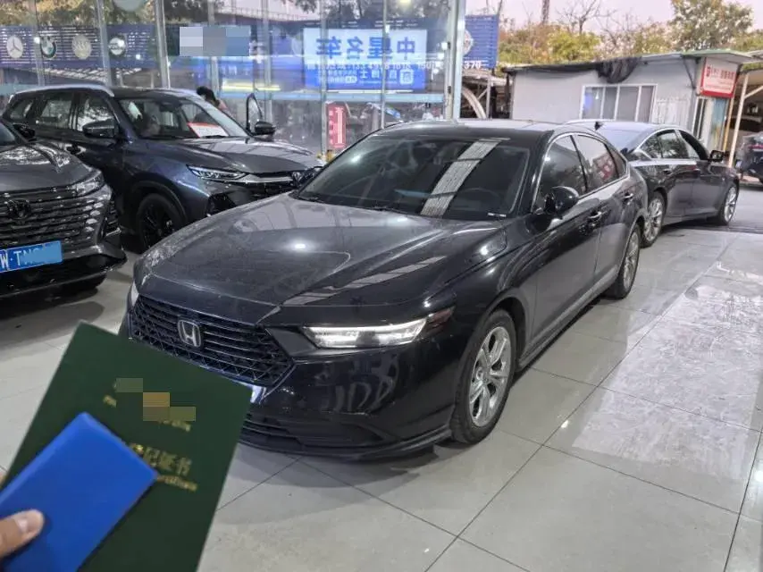 2023 HONDA ACCORD view 1