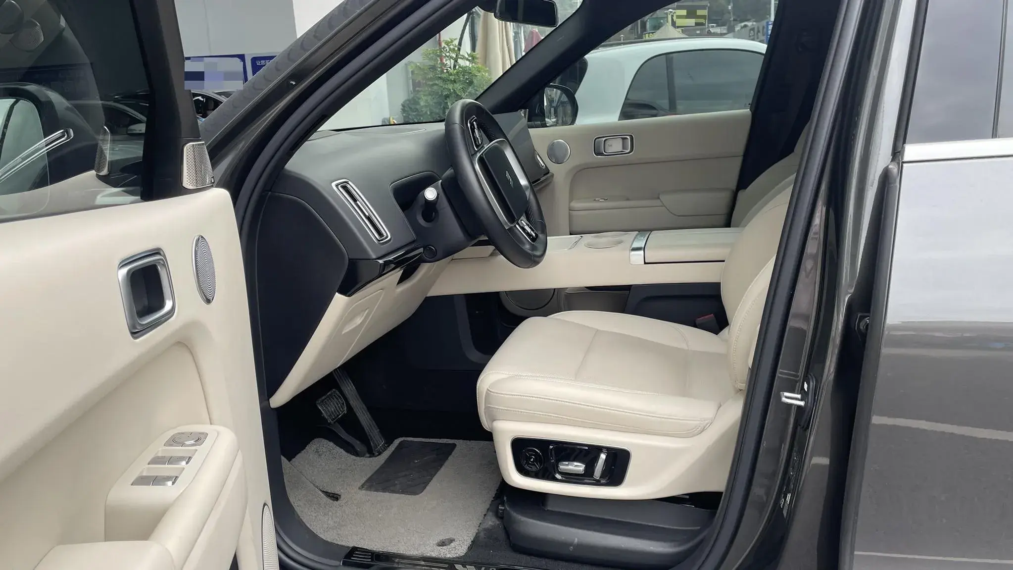 2023 LI L8 thumbnail 4