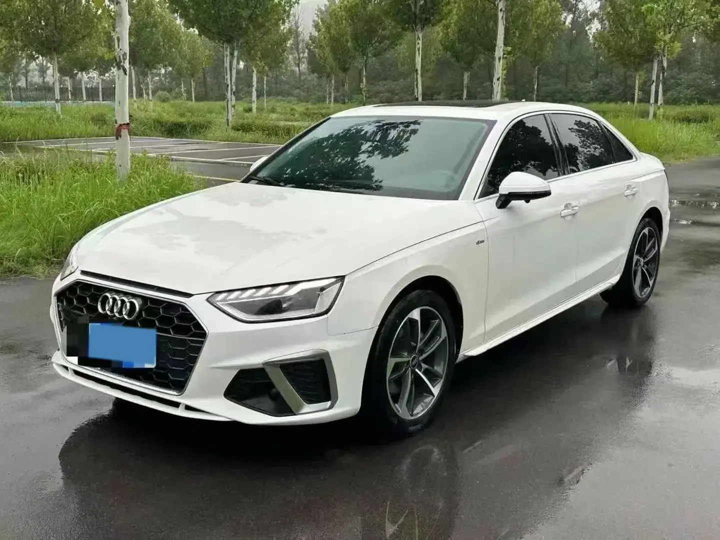 2022 AUDI A4L view 1