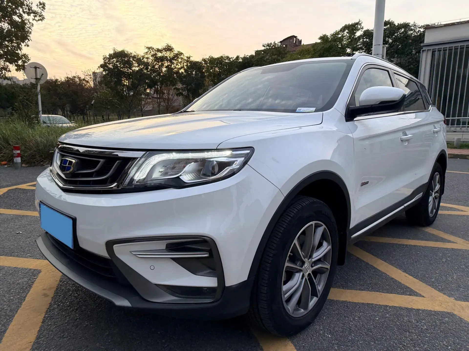 2018 GEELY AZKARRA view 1