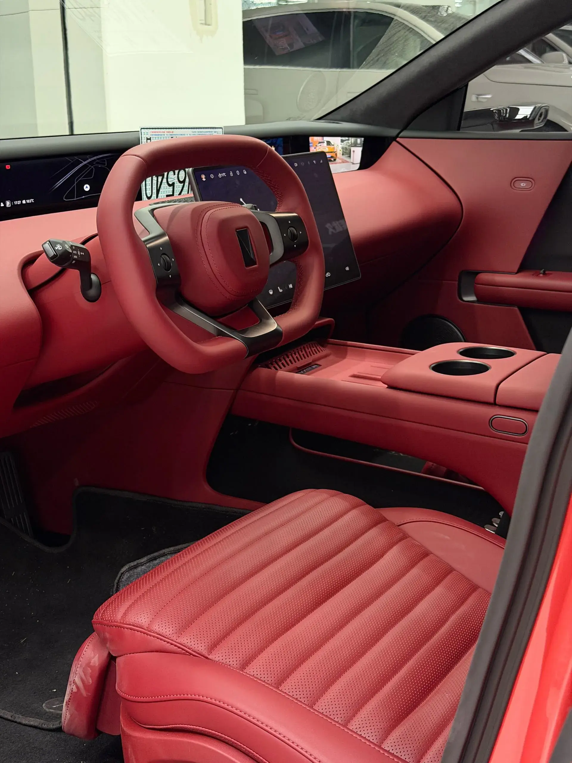 2025 AVATR 06 thumbnail 3