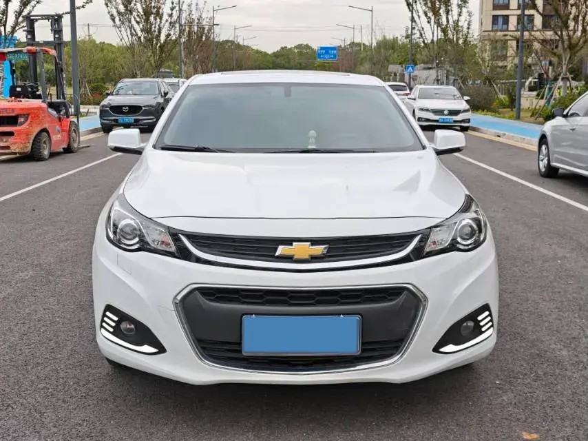 2018 CHEVROLET MALIBU thumbnail 2