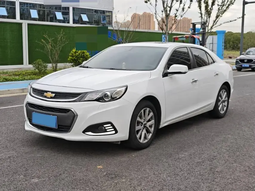 2018 CHEVROLET MALIBU view 1