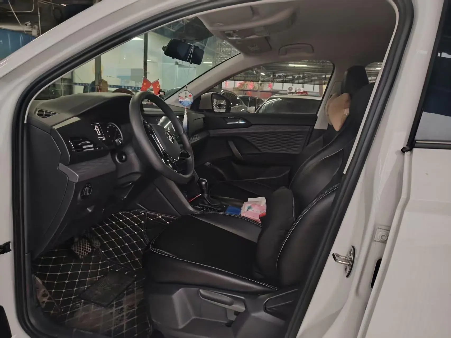 2021 VOLKSWAGEN THARU thumbnail 2