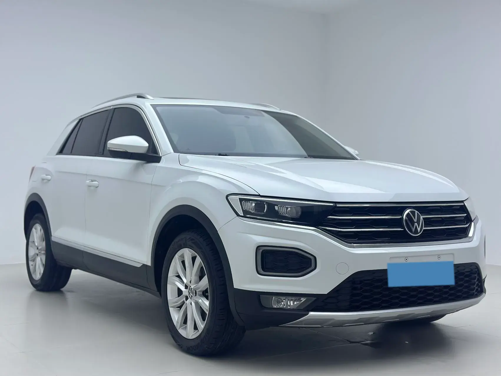 2021 VOLKSWAGEN T-ROC thumbnail 3