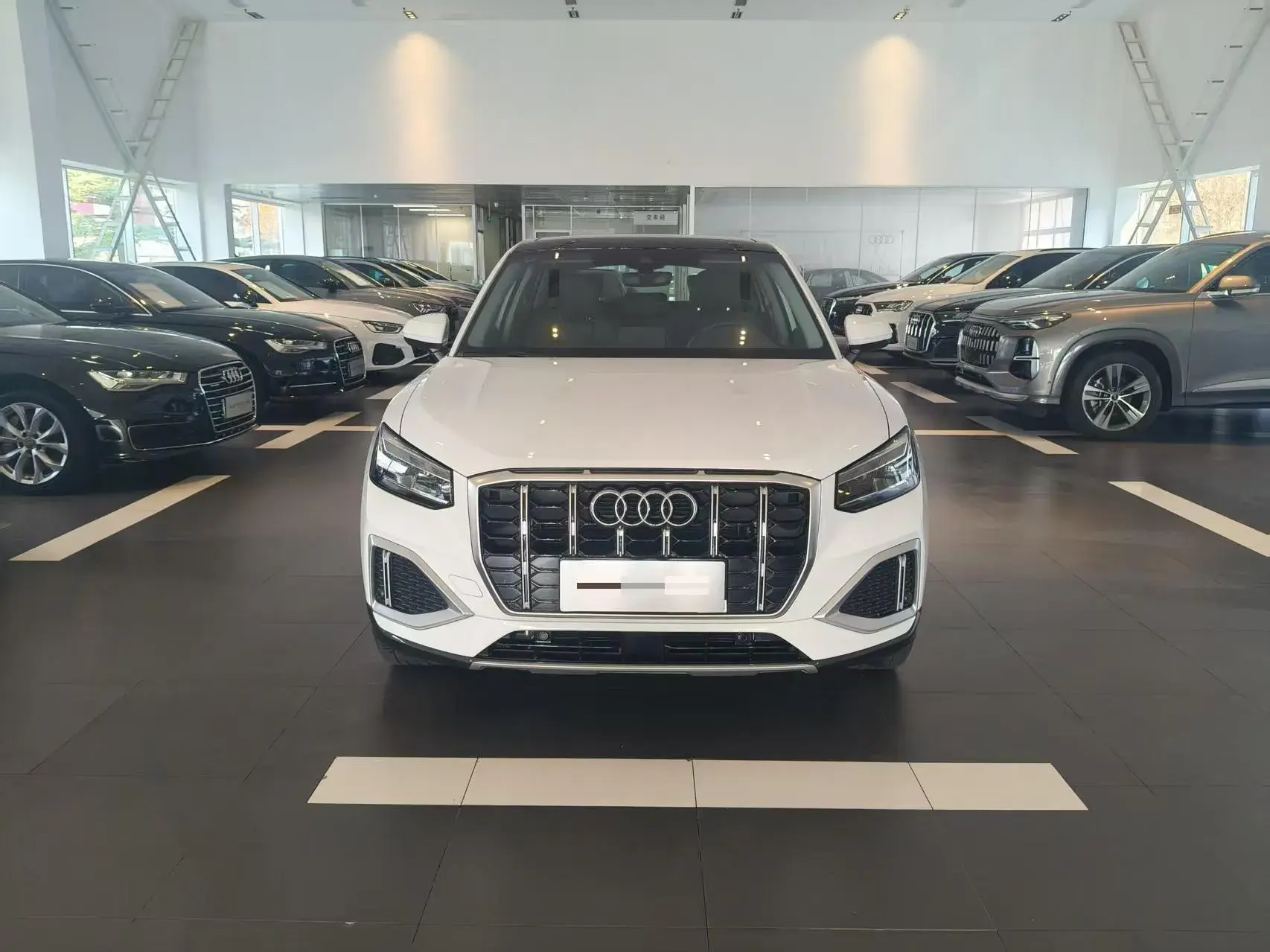 2024 AUDI Q2L thumbnail 4