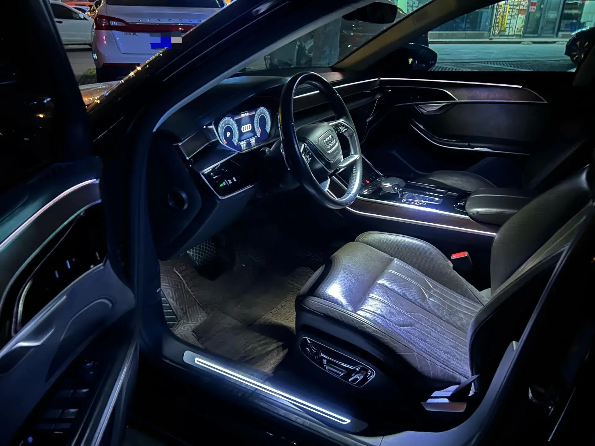 2019 AUDI A8 thumbnail 4