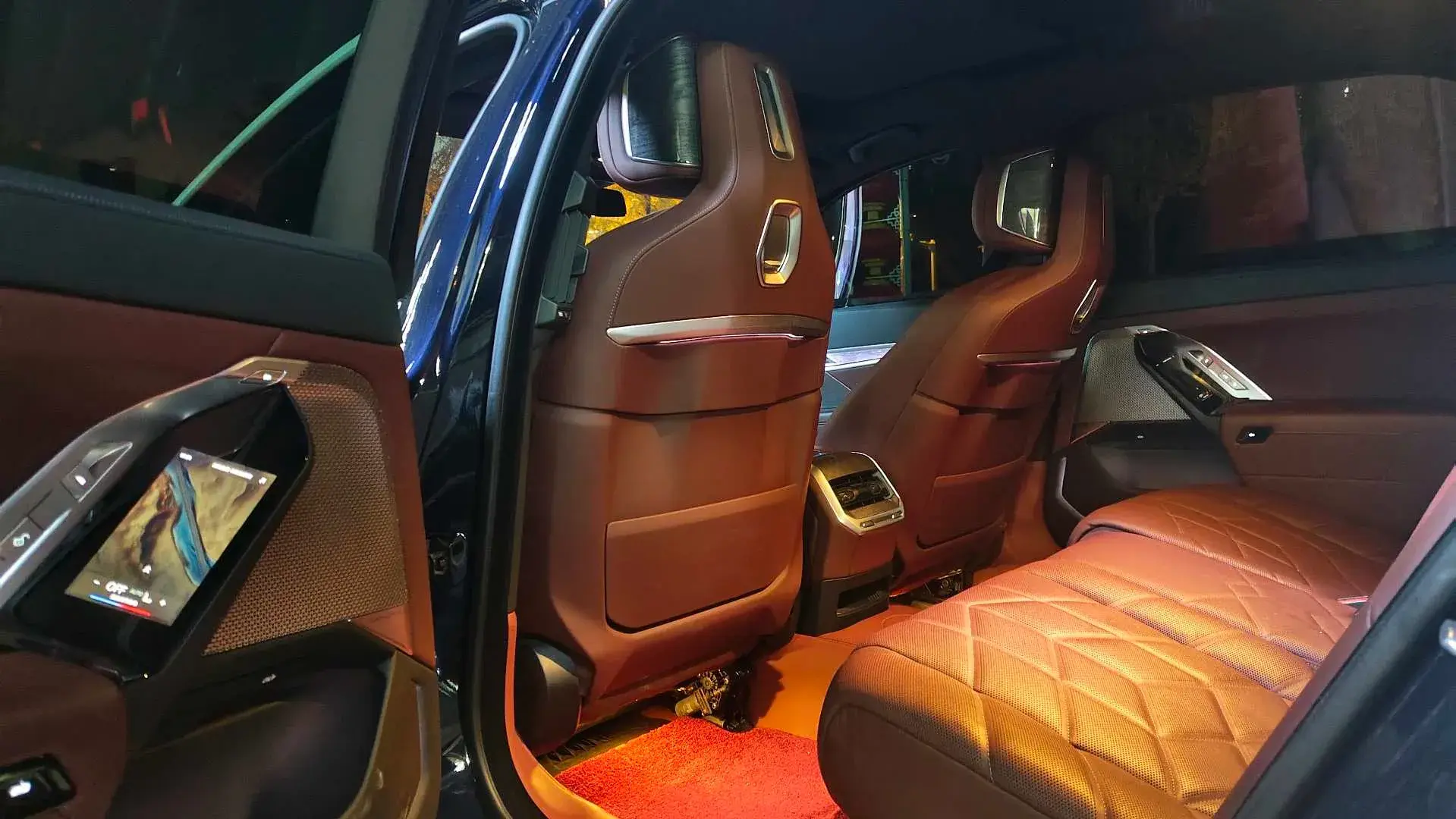 2023 BMW I7 thumbnail 3