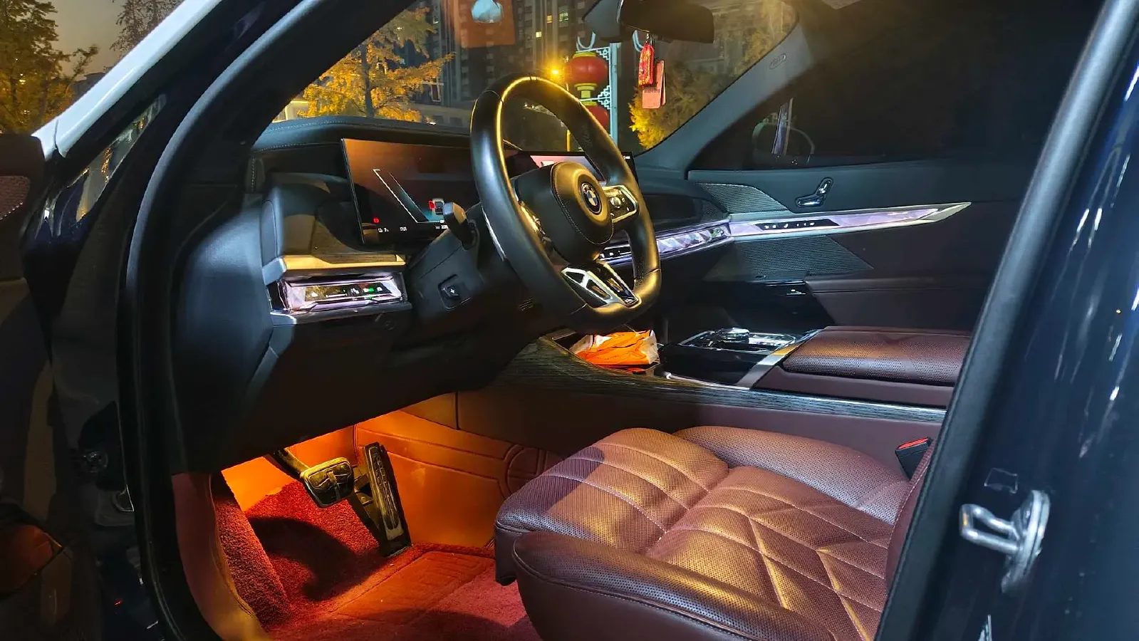 2023 BMW i7 BEV 101.7KWH,autocango,china used car exporter,china ev exporter,chinese used car exporter,chinese used ev exporter